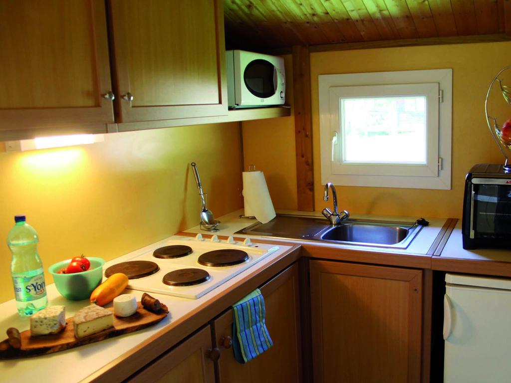 Camping Des Papillons Lalizolle Εξωτερικό φωτογραφία