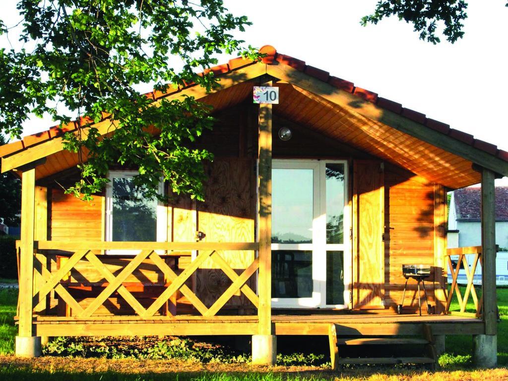 Camping Des Papillons Lalizolle Εξωτερικό φωτογραφία