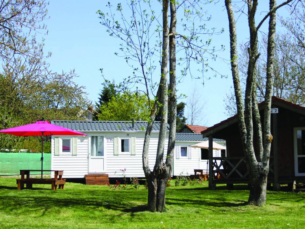Camping Des Papillons Lalizolle Εξωτερικό φωτογραφία