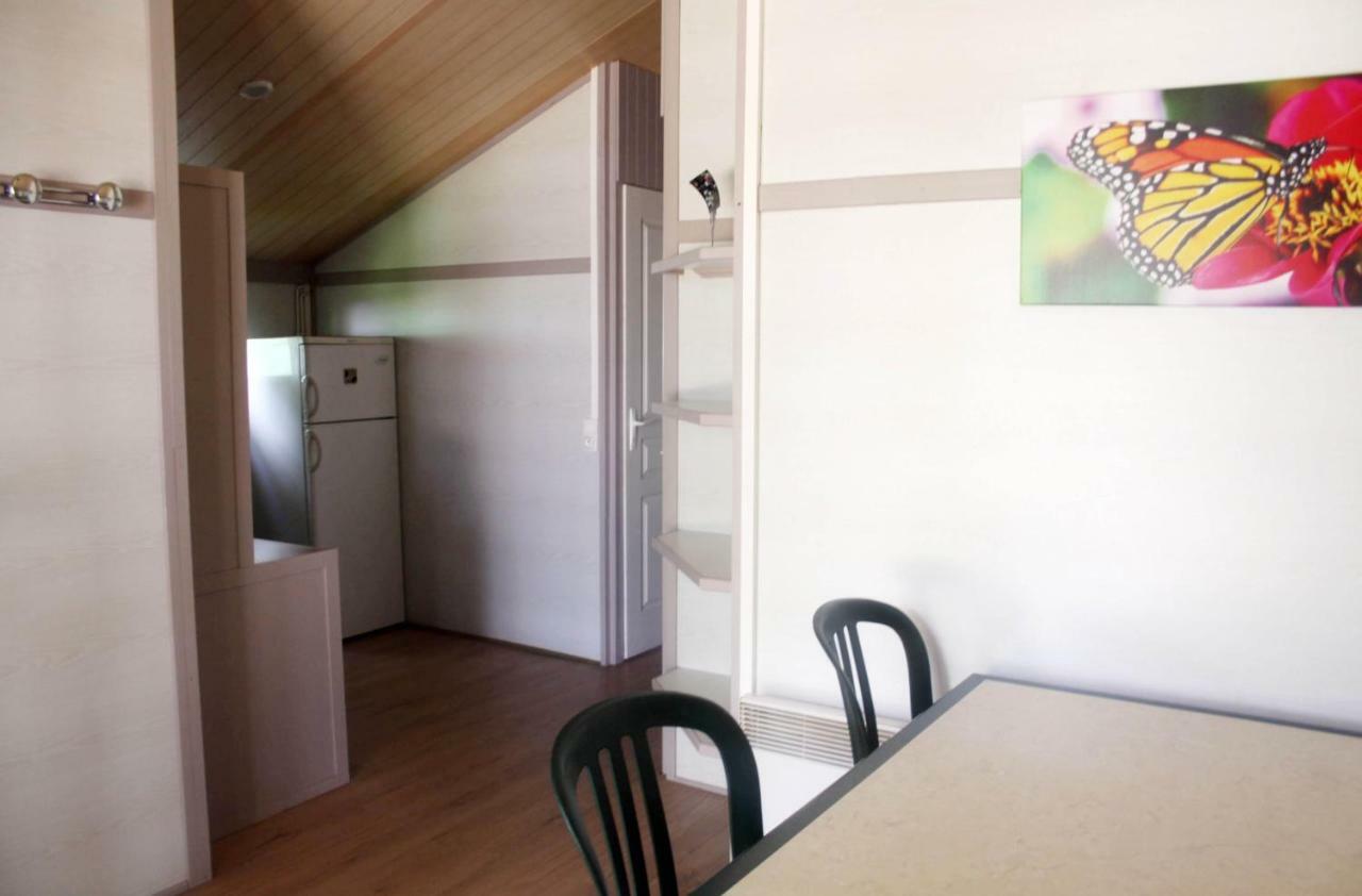 Camping Des Papillons Lalizolle Εξωτερικό φωτογραφία
