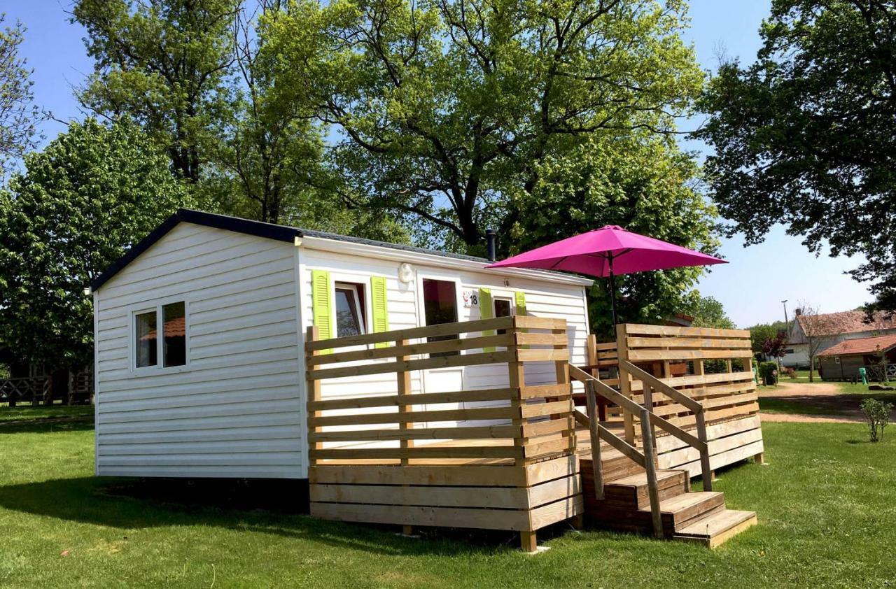 Camping Des Papillons Lalizolle Εξωτερικό φωτογραφία